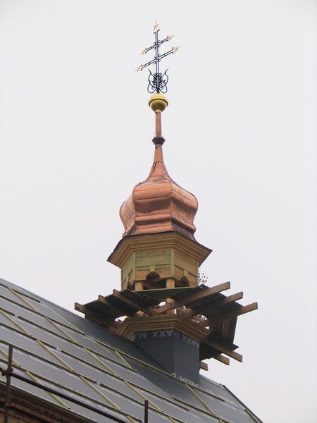 13.11.2005
Nov zvonice byla vztyena na podzim roku 2005